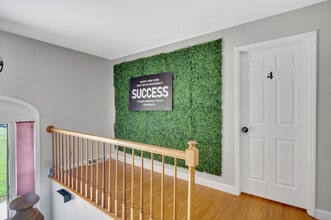 9021 Sharonbrook Dr in Charlotte, NC - Foto de edificio - Building Photo