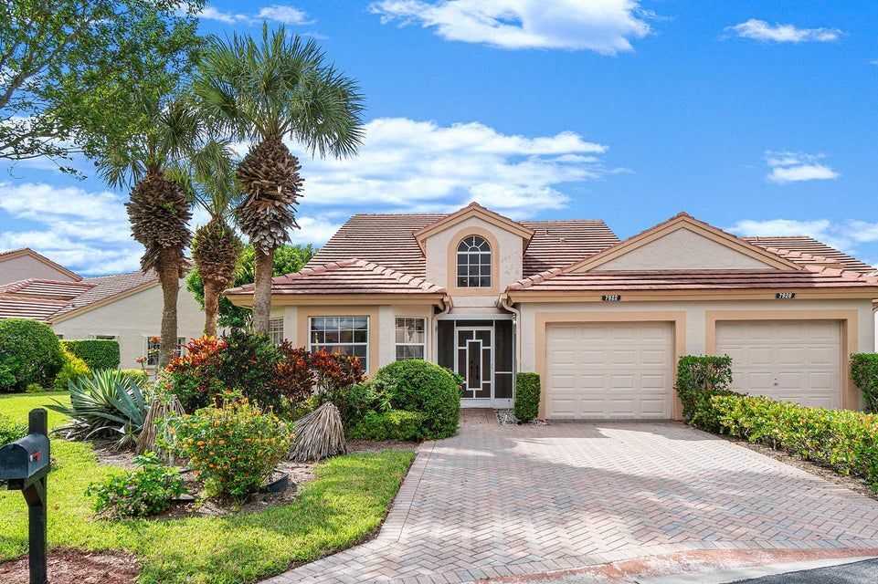 7922 Sandy Pointe Dr in Delray Beach, FL - Building Photo