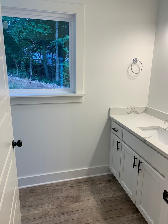 1242 Browns Ferry Rd in Chattanooga, TN - Building Photo - Building Photo
