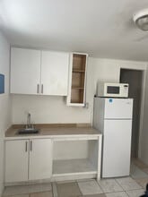 3131 W 16th Ave-Unit -5 in Hialeah, FL - Building Photo - Building Photo