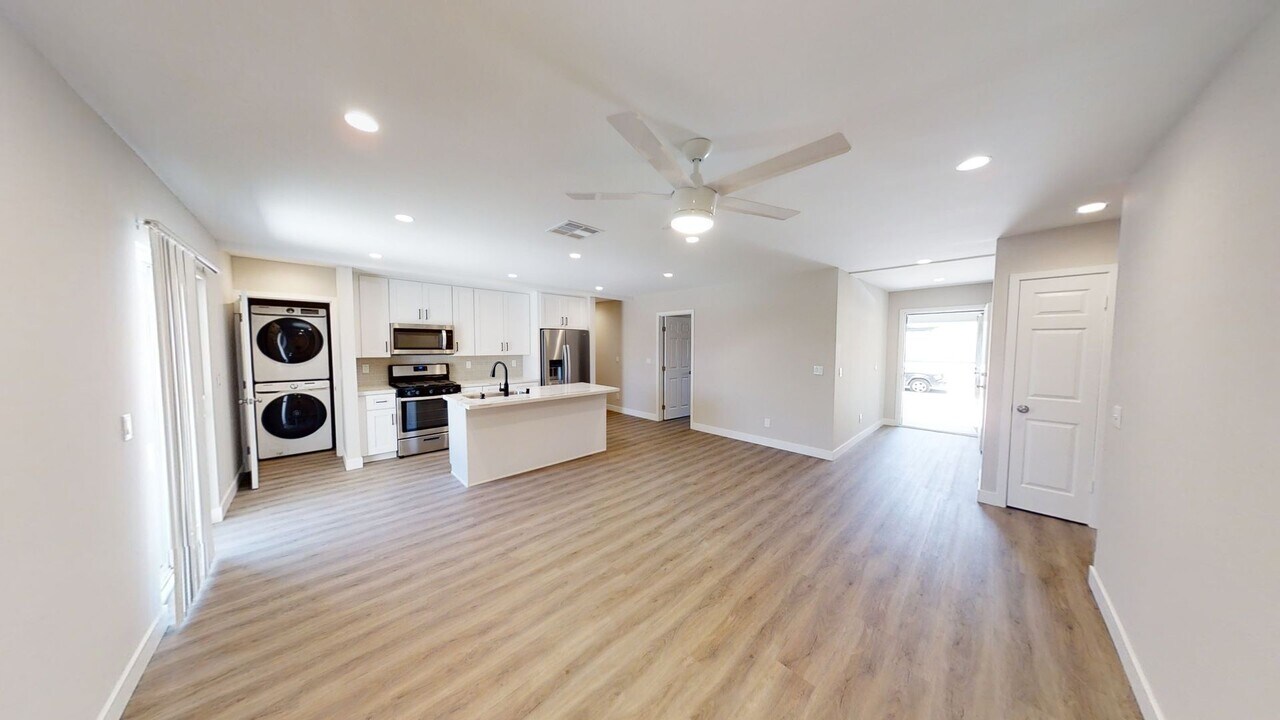 6262 Mary Ln Dr in San Diego, CA - Building Photo