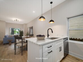 2142 N Maplewood Ave in Chicago, IL - Building Photo - Building Photo