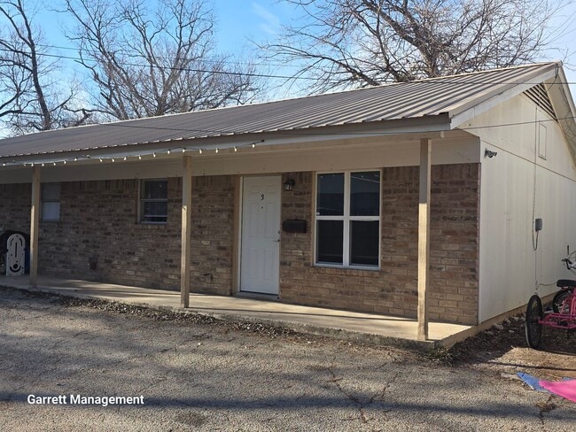 104 N Ridge St in Lampasas, TX - Building Photo - Building Photo
