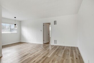 943 6th St in Santa Monica, CA - Building Photo - Building Photo