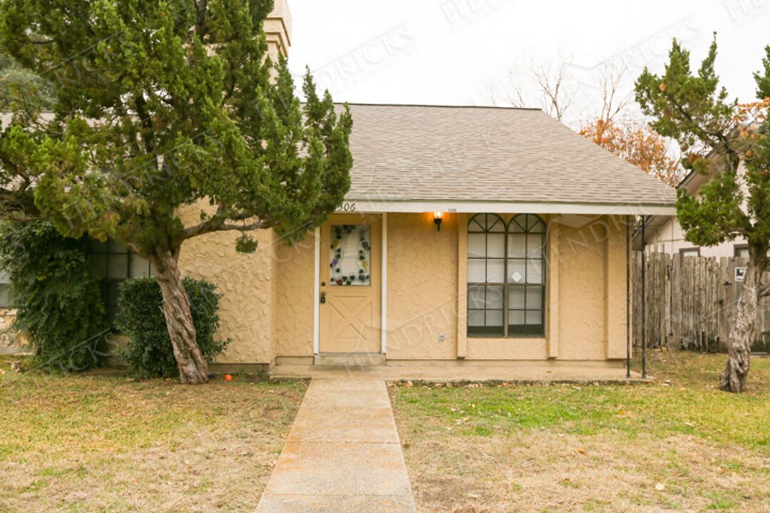 5306-5308 Gawain Dr in San Antonio, TX - Building Photo