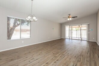 154 W Melody Ct in Gilbert, AZ - Building Photo - Building Photo