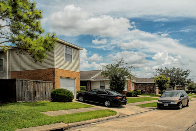 Westbury Village Homes in Missouri City, TX - Foto de edificio - Building Photo