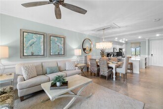 9578 Trevi Ct in Naples, FL - Foto de edificio - Building Photo