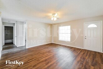 2864 Jewel Ave in Deltona, FL - Foto de edificio - Building Photo