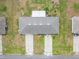 9 E 5th St in St. Cloud, FL - Building Photo