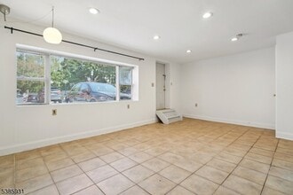 109 S Orange Ave in South Orange, NJ - Building Photo - Building Photo