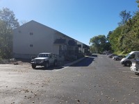 Whispering Glenn Apartments in Indiana, PA - Foto de edificio - Building Photo