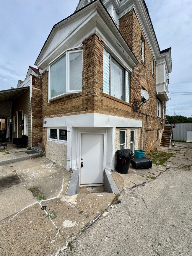 property at 1901 N 52nd St
