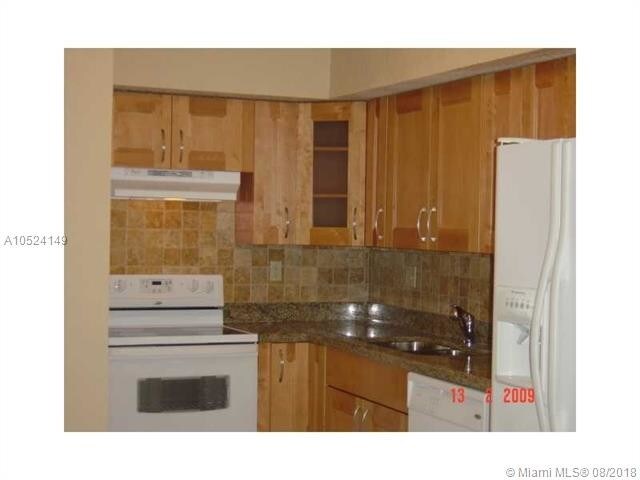 2500 NE 193rd St-Unit -2502 in Miami, FL - Building Photo