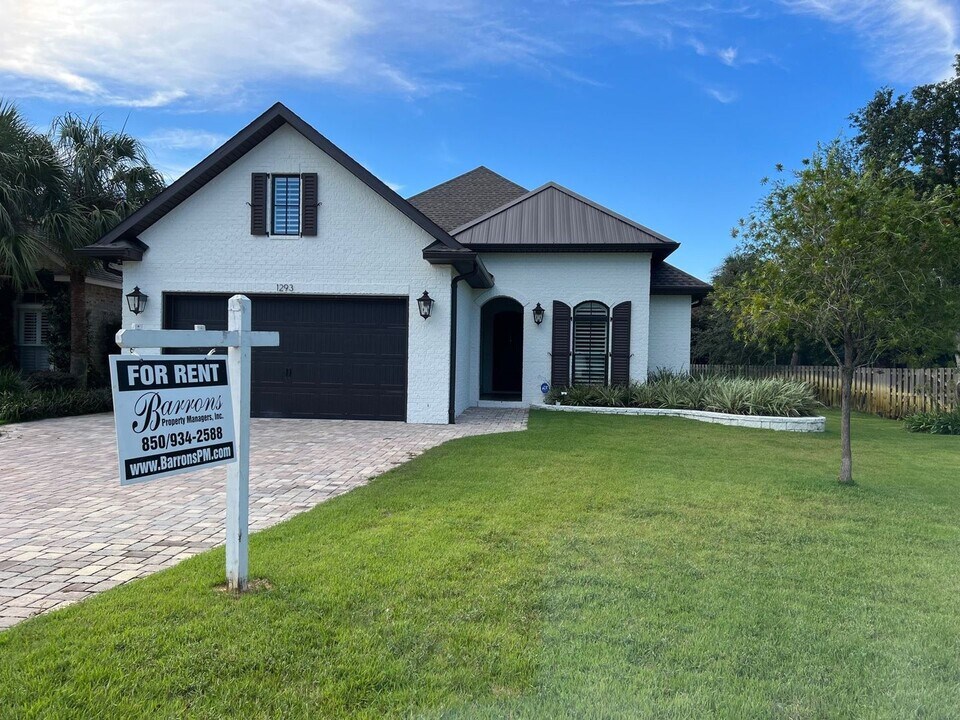 1293 Autumn Breeze Cir in Gulf Breeze, FL - Building Photo