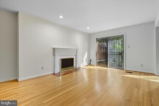 3742 12th St S in Arlington, VA - Building Photo - Building Photo