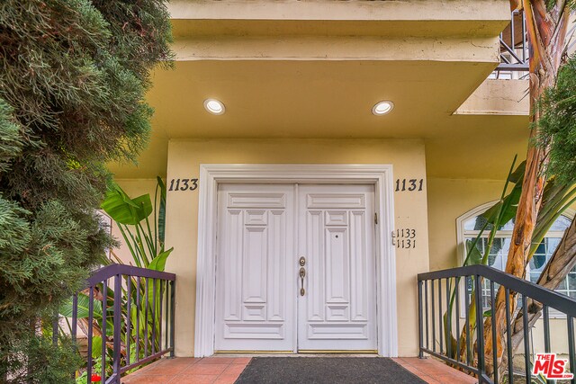 1131 S Swall Dr in Los Angeles, CA - Building Photo - Building Photo