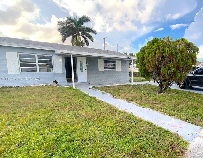 20500 NW 28th Ave in Miami Gardens, FL - Building Photo - Building Photo