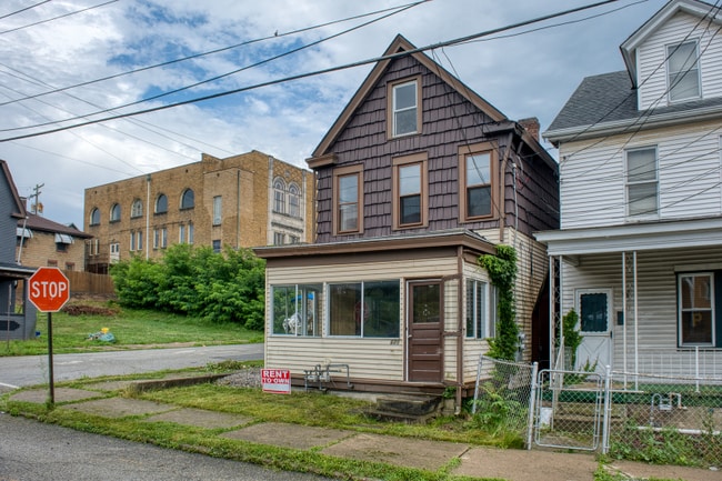 625 Walnut St