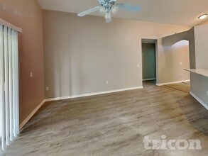 2465 Hybrid Dr in Kissimmee, FL - Building Photo - Building Photo