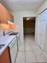 415 Executive Center Dr in West Palm Beach, FL - Building Photo - Building Photo