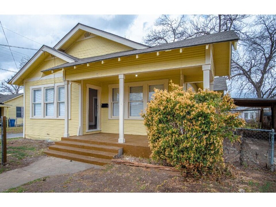 1101 Gibbs St in San Antonio, TX - Building Photo