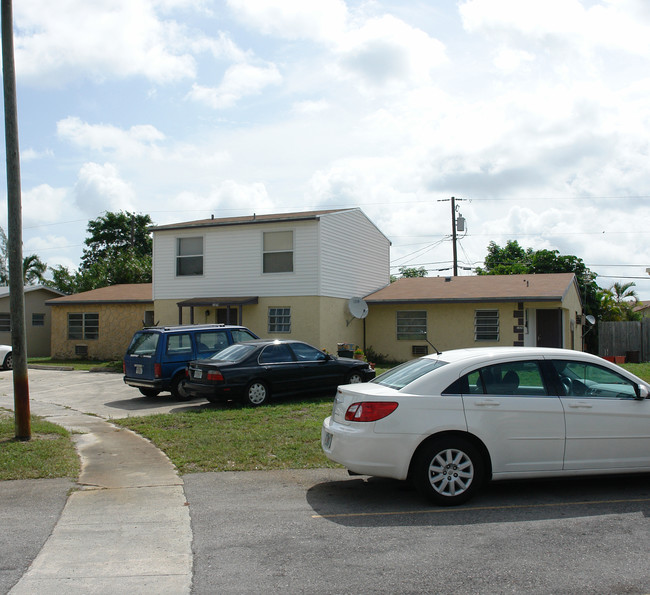 1470 NW 58th Ter in Fort Lauderdale, FL - Building Photo - Building Photo