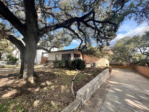 1511 Chelsea Ln in Austin, TX - Building Photo - Building Photo