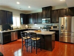 411 Maple Ridge Dr, Unit 1-1106 in Canonsburg, PA - Foto de edificio - Building Photo