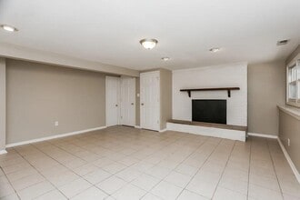 4908 Drendel Rd in Downers Grove, IL - Building Photo - Building Photo