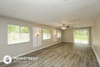 1555 Shirl Ln in Jacksonville, FL - Foto de edificio - Building Photo