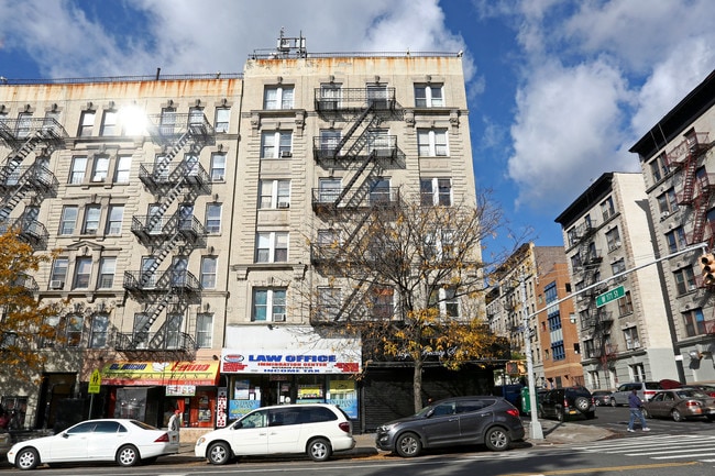 2232 Amsterdam Ave in New York, NY - Building Photo - Building Photo