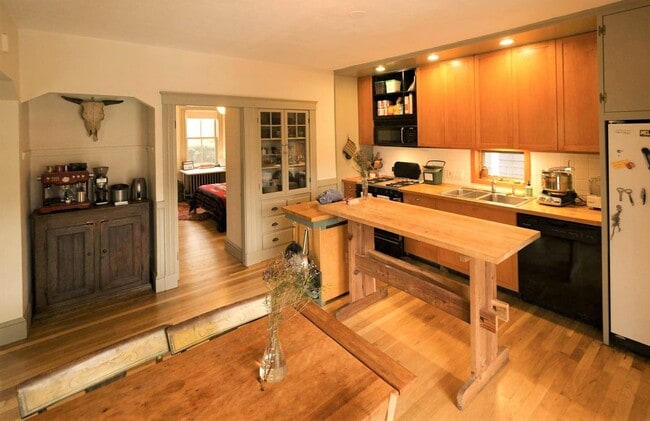 218 Brookline St, Unit 1