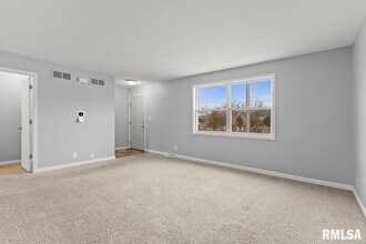 2020 W Glen Ave in Peoria, IL - Building Photo - Building Photo