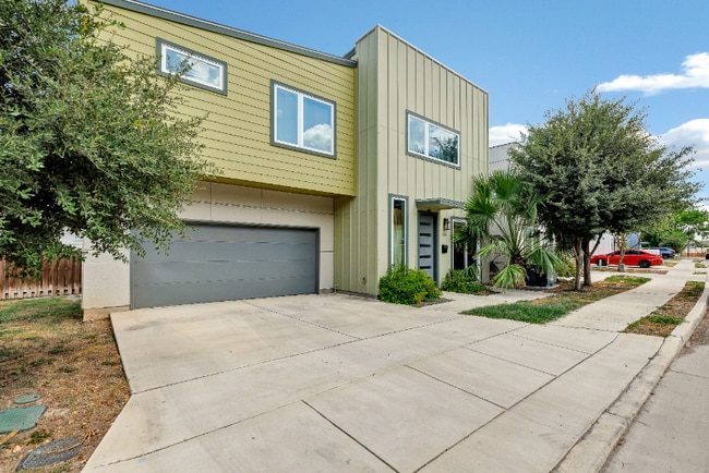 226 Rainbow Dr in San Antonio, TX - Building Photo - Building Photo