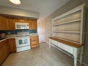 2385 Tahitian Ln in Clearwater, FL - Building Photo - Building Photo