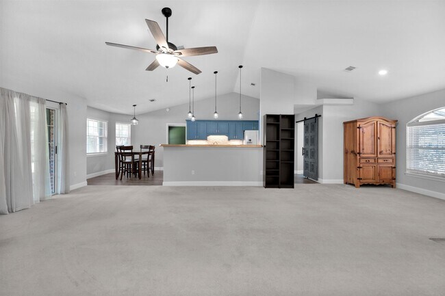 2642 Barefoot Creek Cir in Navarre, FL - Building Photo - Building Photo