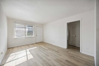 4402 June St in Houston, TX - Building Photo - Building Photo