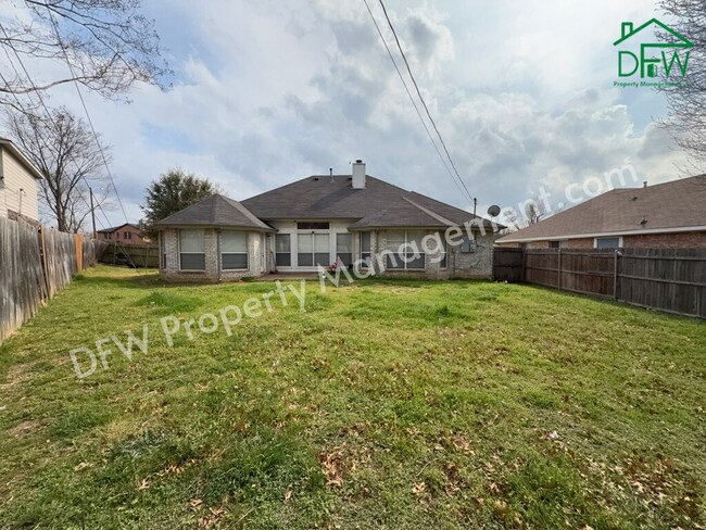 317 Oak Meadow Ln in Cedar Hill, TX - Building Photo - Building Photo