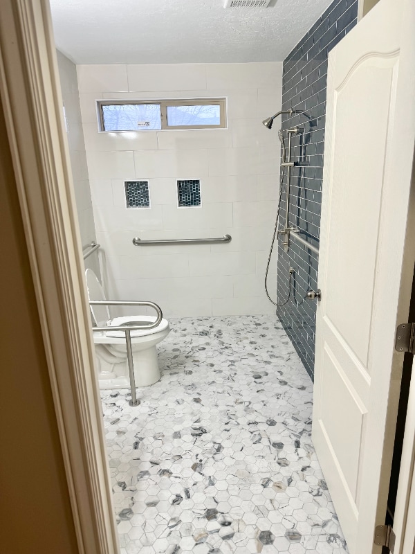 10369 S 2840 W in South Jordan, UT - Foto de edificio - Building Photo