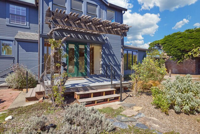 166 Cedar Rd in Bolinas, CA - Building Photo - Building Photo