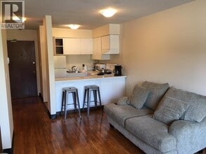 3570 E Hastings St in Vancouver, BC - Building Photo - Building Photo