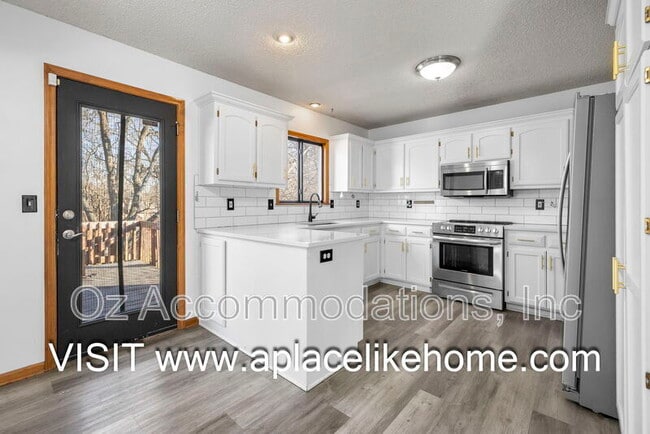 property at 313 S Darrowby Dr