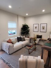 3649 Cazador St in Los Angeles, CA - Foto de edificio - Building Photo