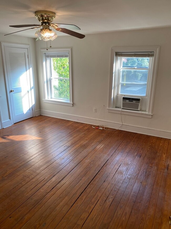 property at 1019 W Leigh St