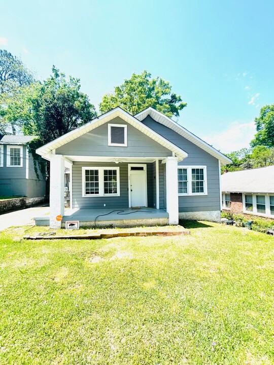 111 Vonora Ave in Montgomery, AL - Foto de edificio