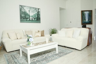 14758 SW 39th Terrace in Miami, FL - Foto de edificio - Building Photo