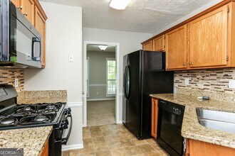 100 Valleydale Dr in Stockbridge, GA - Building Photo - Building Photo