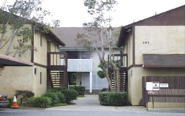 Tamarack Terrace in Carlsbad, CA - Building Photo