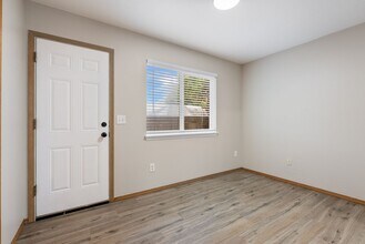 2835 SE 90th Pl in Portland, OR - Building Photo - Building Photo